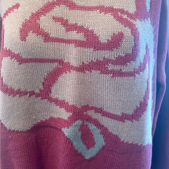 NWT Oversized Rose Print Sweater in Burgundy & Grey - Picture 4 of 6
